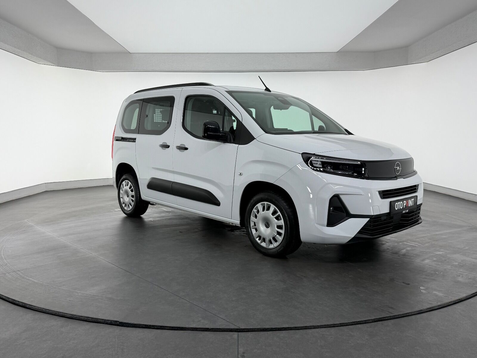 Opel Combo 1.5 D Essential - 2026 - Detay