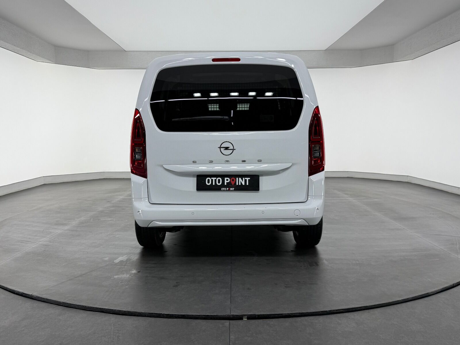 Opel Combo 1.5 D Essential - 2026 - Detay