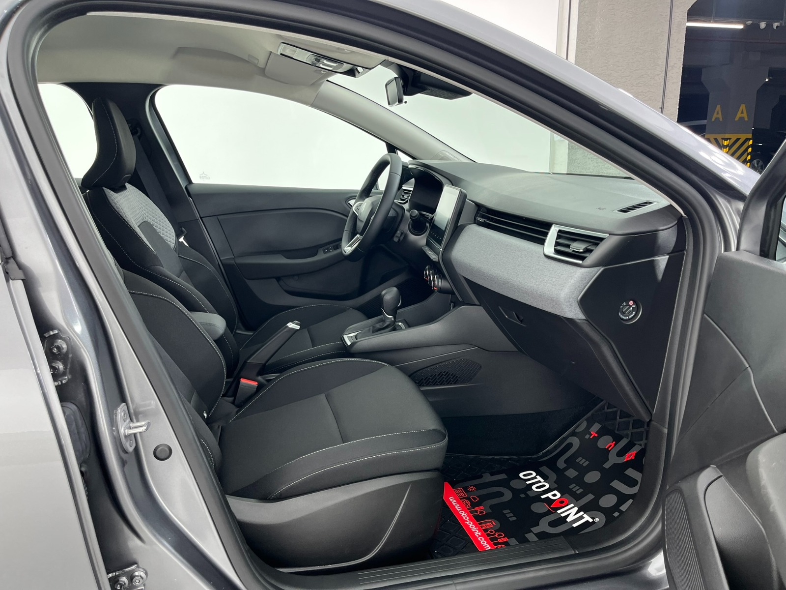 Renault Clio Hatchback 1.0 TCe Evolution X-Tronic - 2025 - Detay