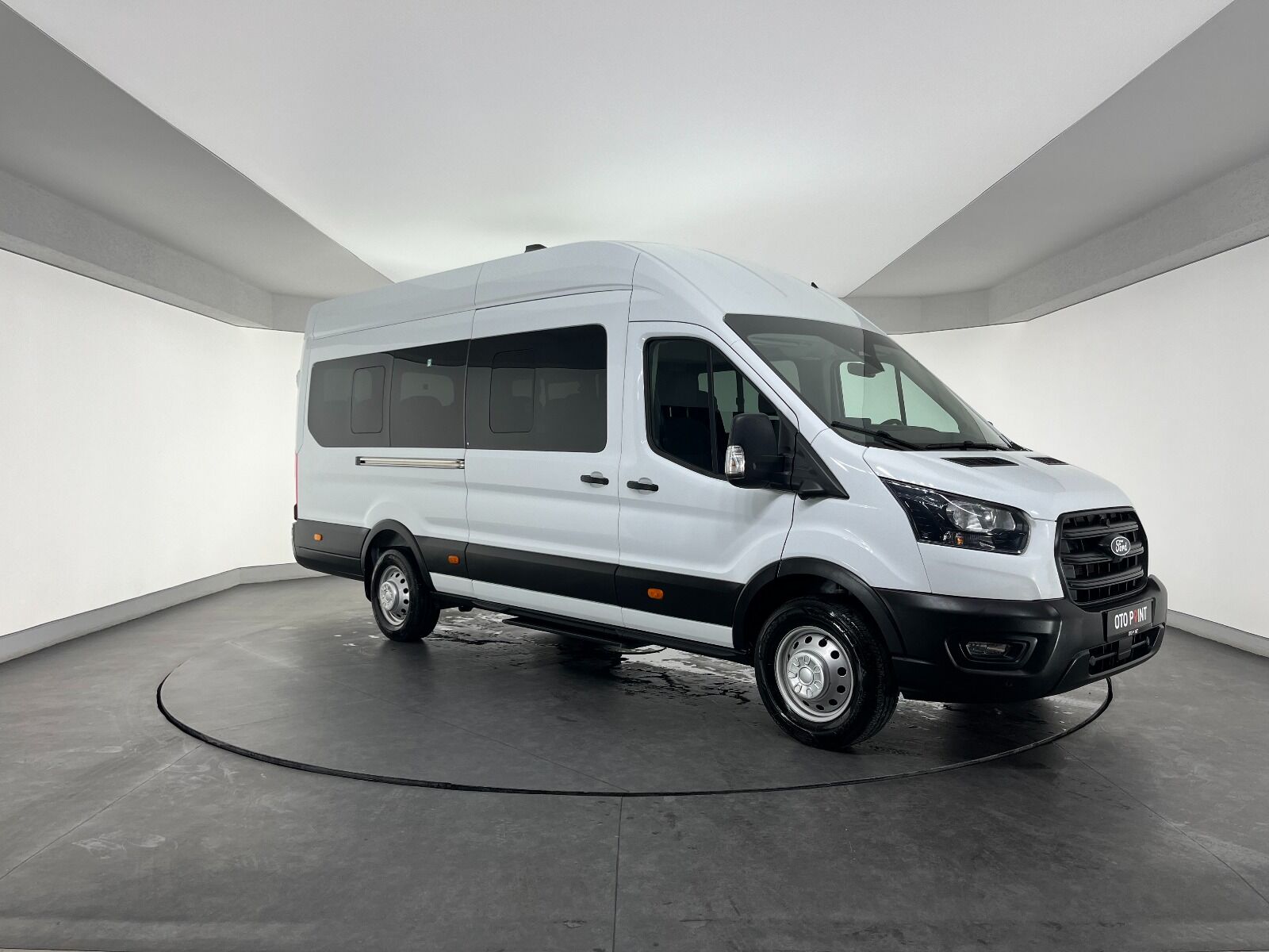 Ford Transit 2.0 EcoBlue 440 E Deluxe UPG - 2024 - Detay