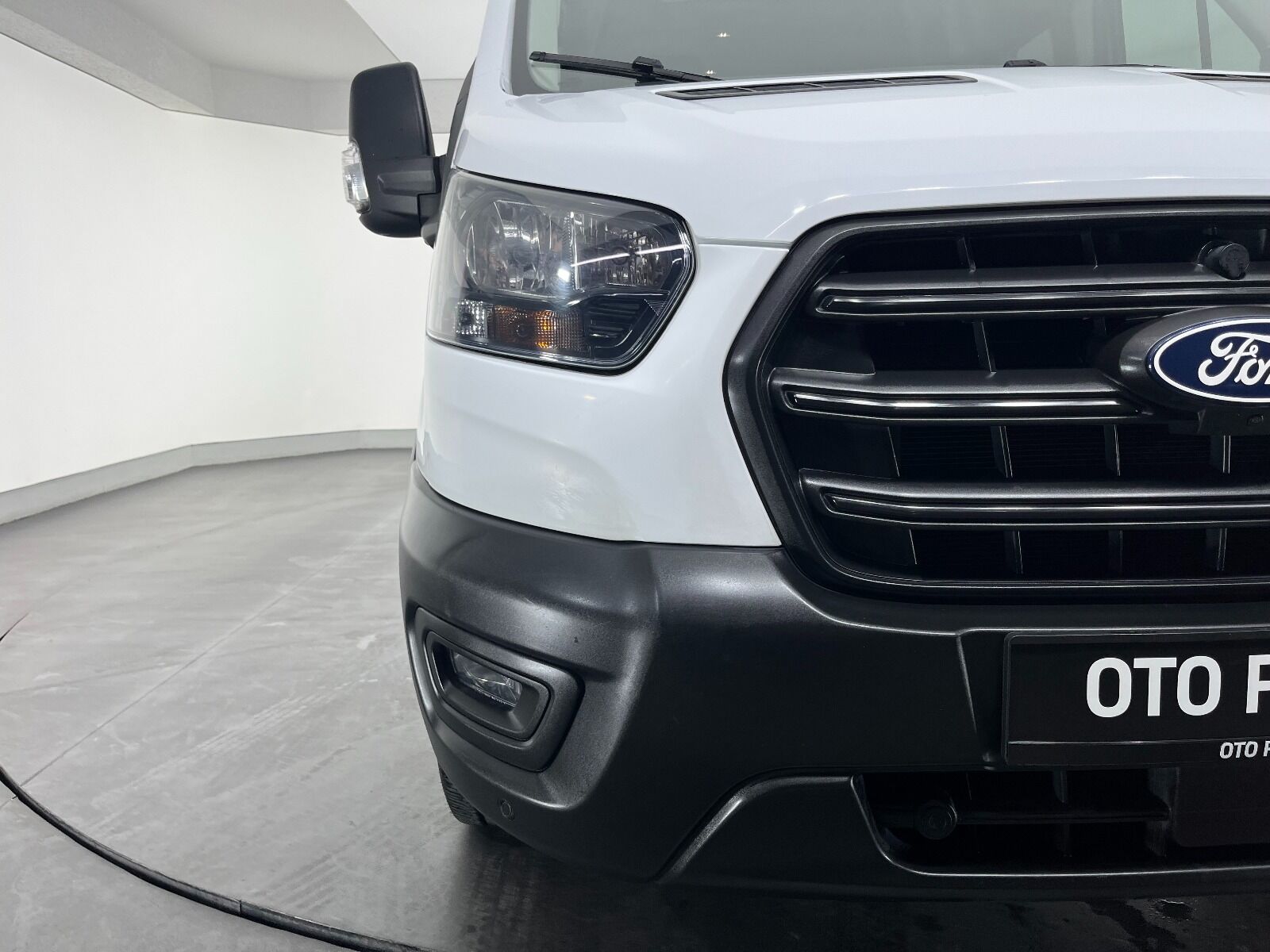 Ford Transit 2.0 EcoBlue 440 E Deluxe UPG - 2024 - Detay