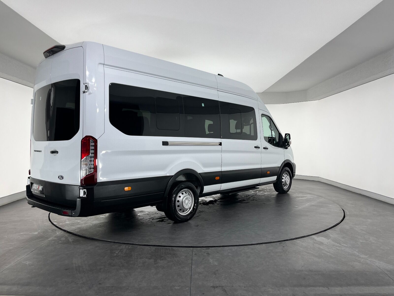 Ford Transit 2.0 EcoBlue 440 E Deluxe UPG - 2024 - Detay