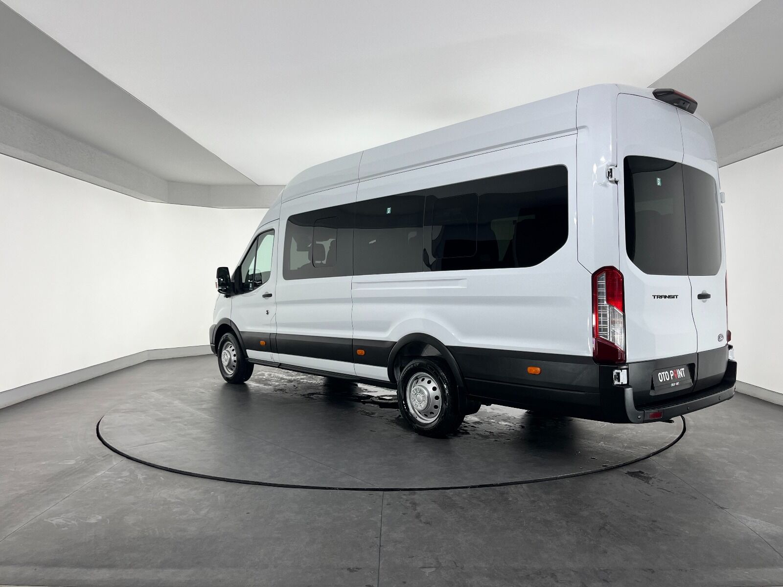 Ford Transit 2.0 EcoBlue 440 E Deluxe UPG - 2024 - Detay