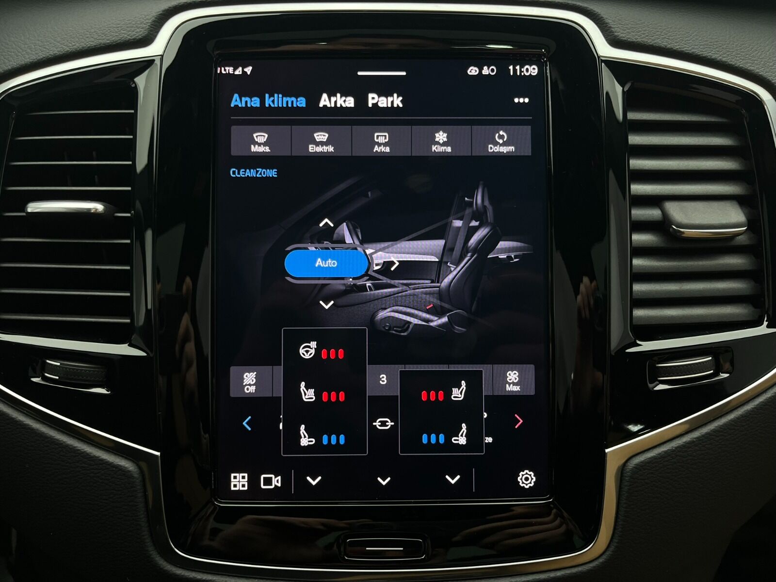 Volvo XC90 SUV 2.0 D B5 MHEV AWD Plus Bright Geartronic - 2024 - Detay