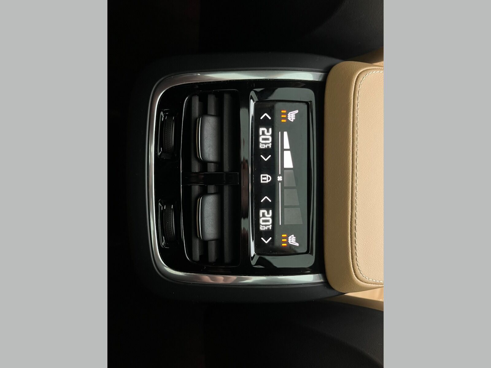 Volvo XC90 SUV 2.0 D B5 MHEV AWD Plus Bright Geartronic - 2024 - Detay