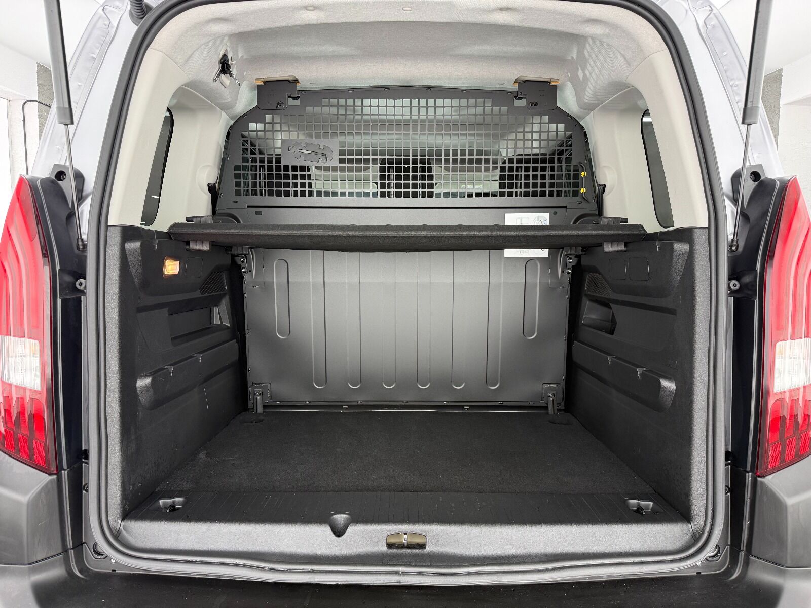 Peugeot Rifter 1.5 BlueHDI Allure EAT8 - 2026 - Detay