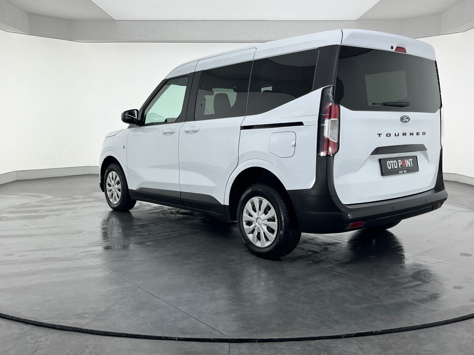 Ford Tourneo Courier 1.5L EcoBlue Deluxe - 2024 - Detay