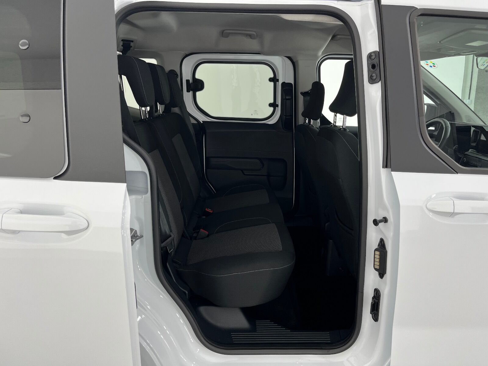 Ford Tourneo Courier 1.5L EcoBlue Deluxe - 2024 - Detay