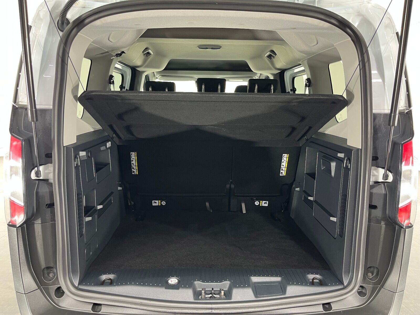 Ford Tourneo Courier 1.5L EcoBlue Deluxe - 2024 - Detay