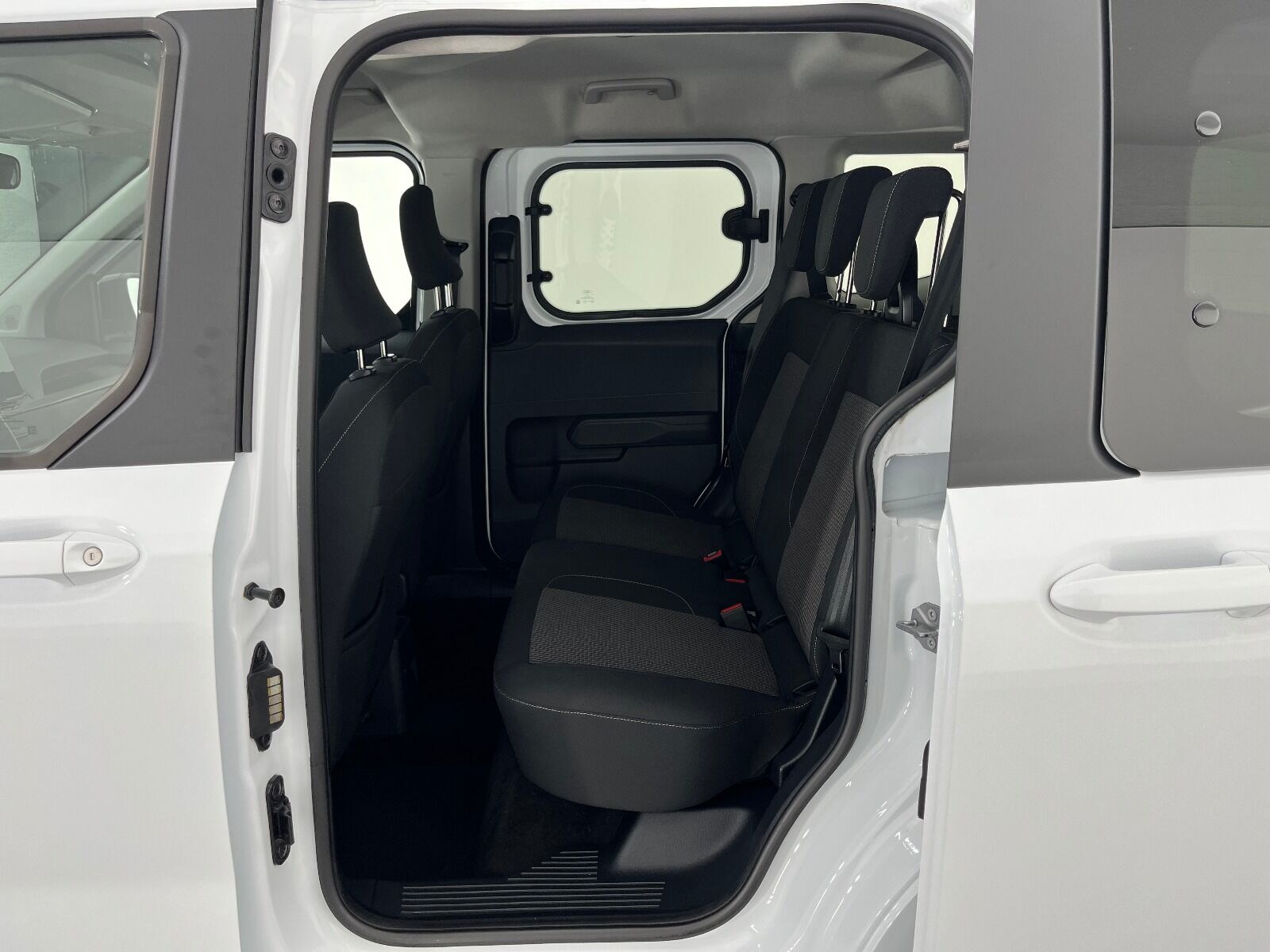 Ford Tourneo Courier 1.5L EcoBlue Deluxe - 2024 - Detay