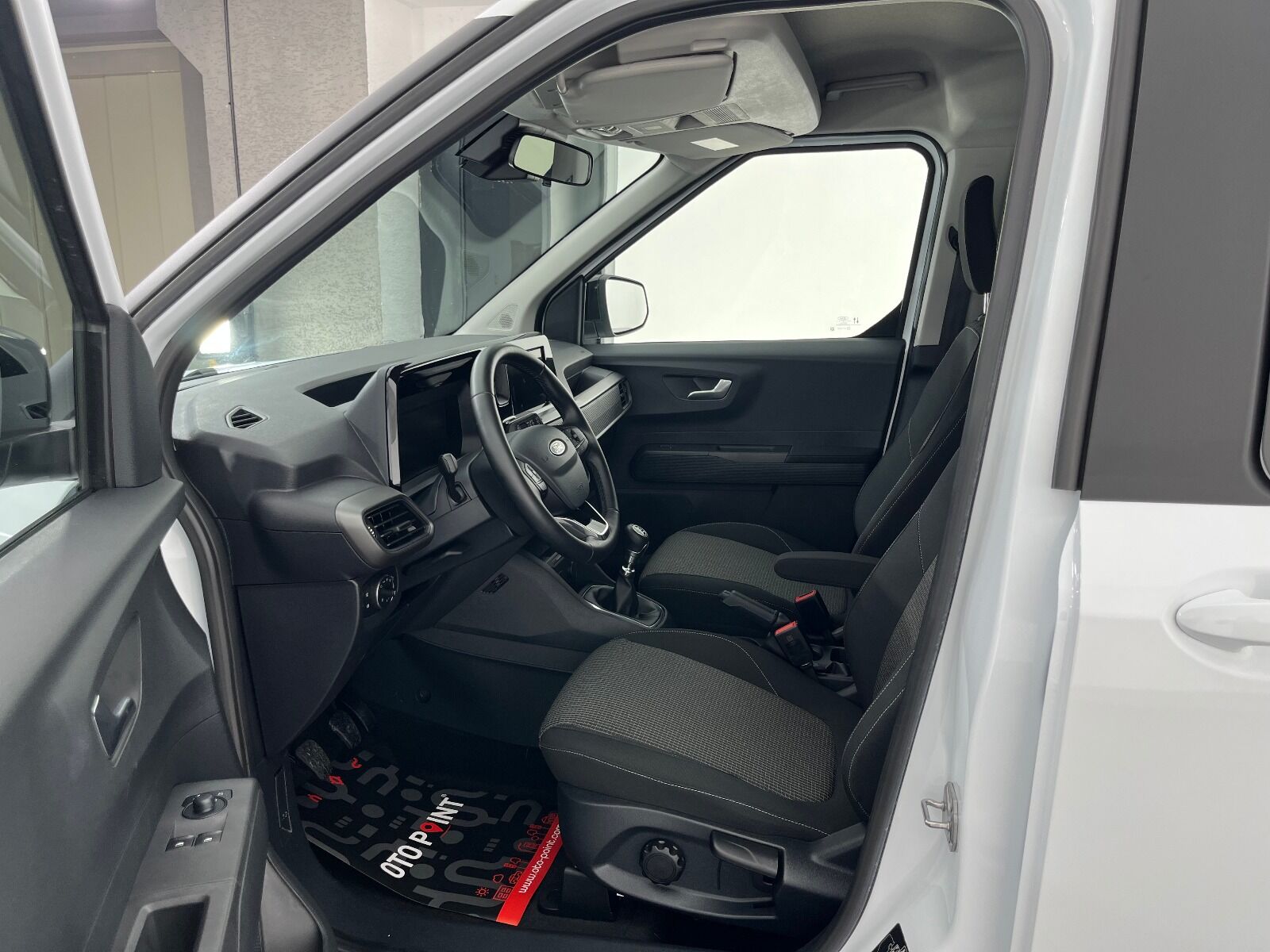 Ford Tourneo Courier 1.5L EcoBlue Deluxe - 2024 - Detay