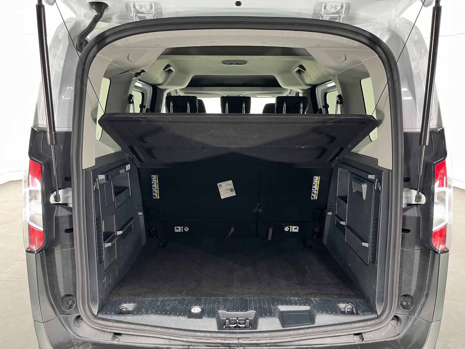 Ford Tourneo Courier Kombi 1.5 EcoBlue Deluxe - 2025 - Detay