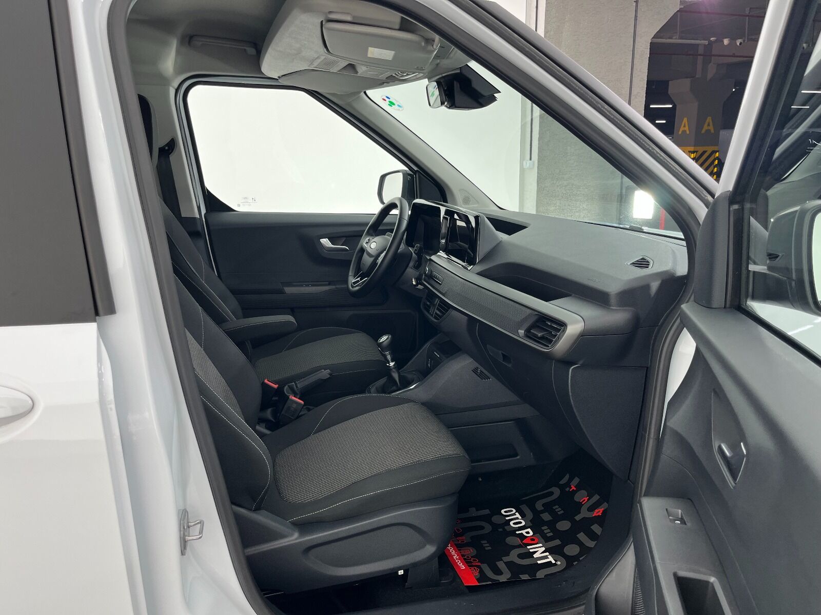 Ford Tourneo Courier Kombi 1.5 EcoBlue Deluxe - 2025 - Detay