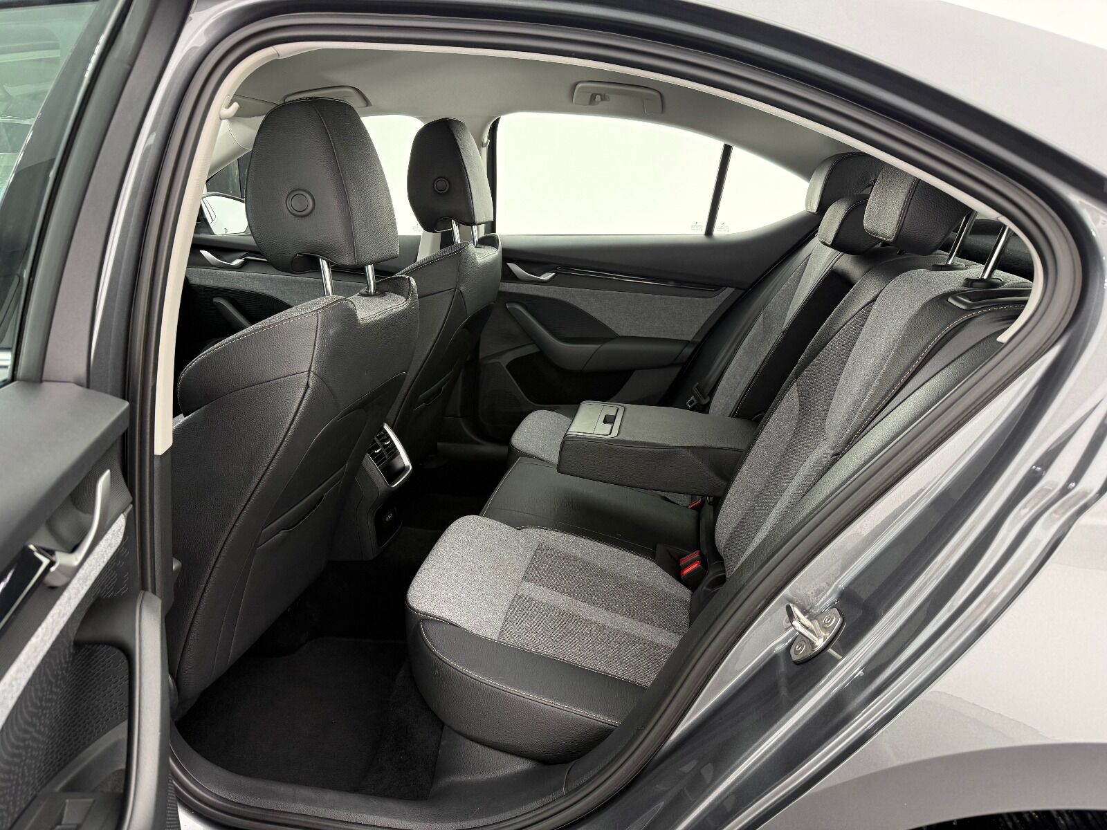 Skoda Octavia 1.5 TSI Mhev Premium DSG - 2025 - Detay