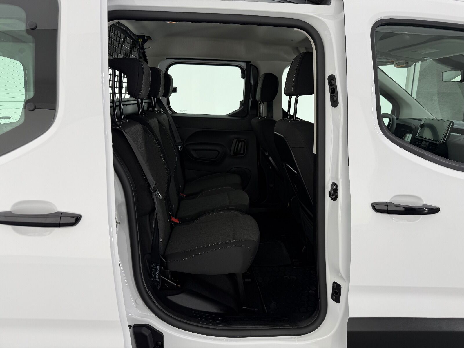 Opel Combo 1.5 D Essential - 2026 - Detay