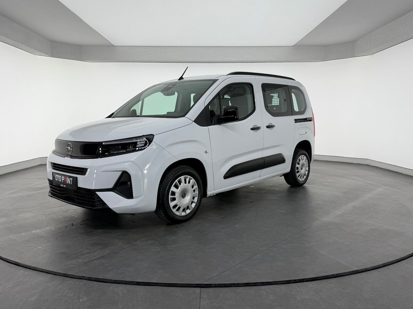 Opel Combo 1.5 D Essential - 2026 - Detay