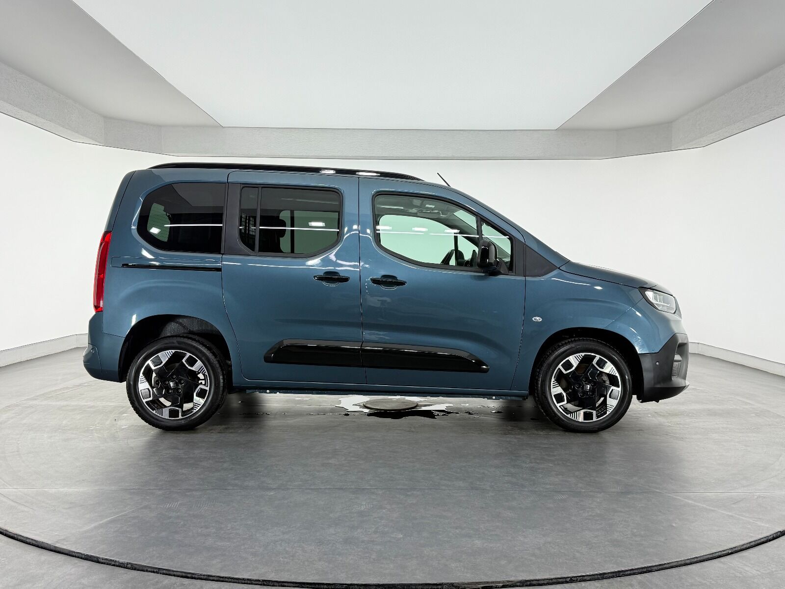 Fiat Doblo Combi 1.5 BlueHDİ Premio Plus - 2025 - Detay