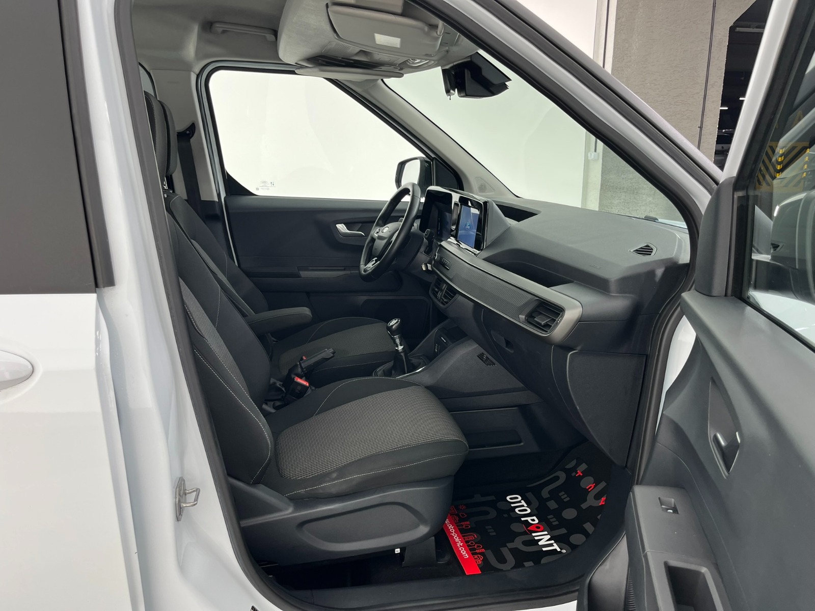 Ford Tourneo Courier Kombi 1.5 EcoBlue Deluxe - 2024 - Detay