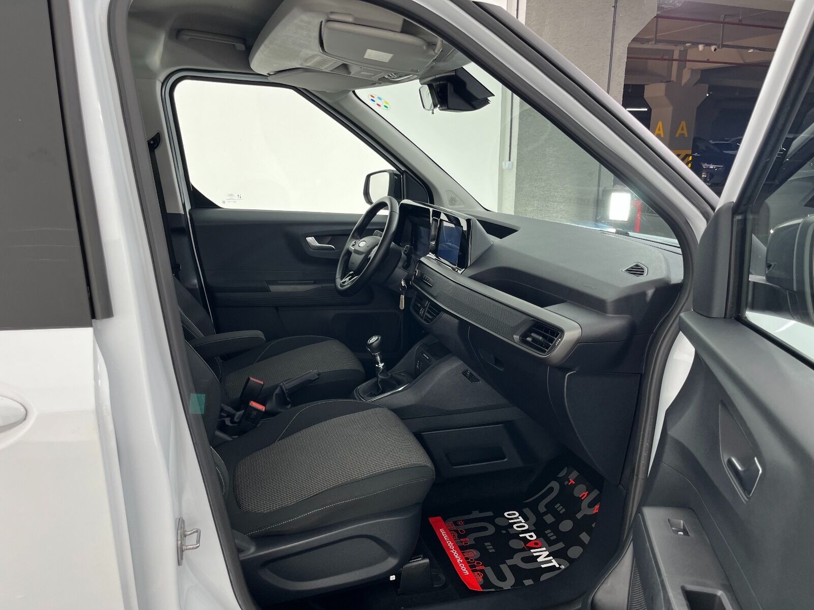 Ford Tourneo Courier Kombi 1.5 EcoBlue Deluxe - 2025 - Detay