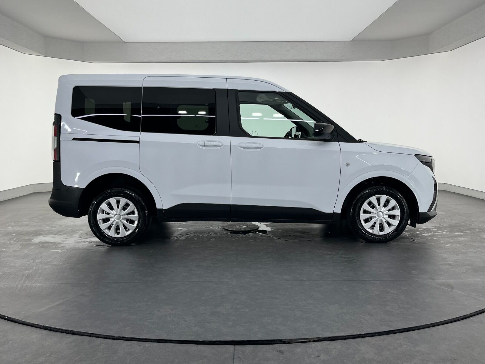 Ford Tourneo Courier Kombi 1.5 EcoBlue Deluxe - 2025 - Detay