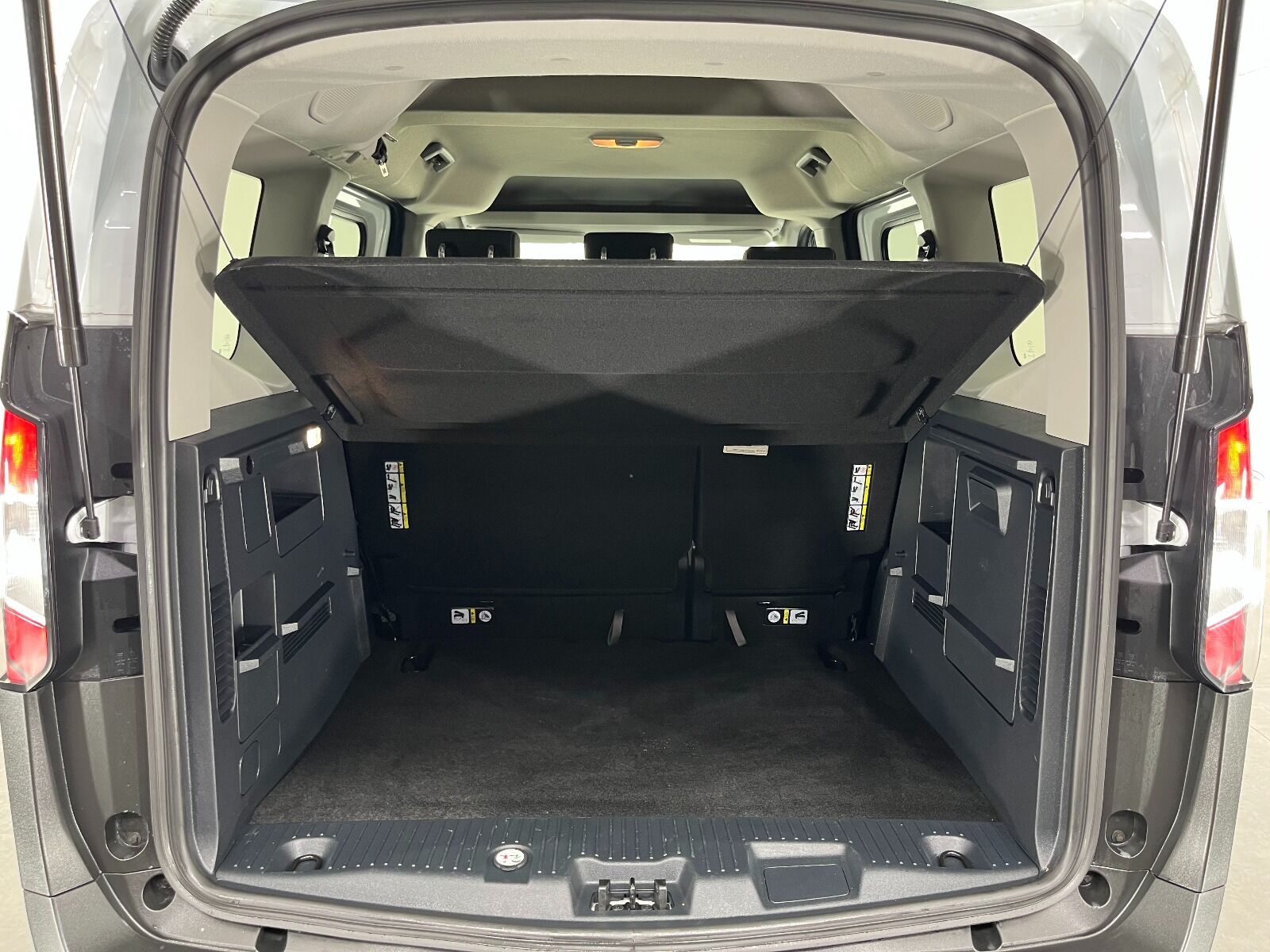 Ford Tourneo Courier Kombi 1.5 EcoBlue Deluxe - 2025 - Detay