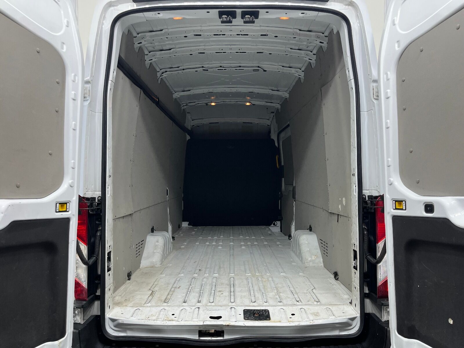 Ford Transit 350 E - 2022 - Detay