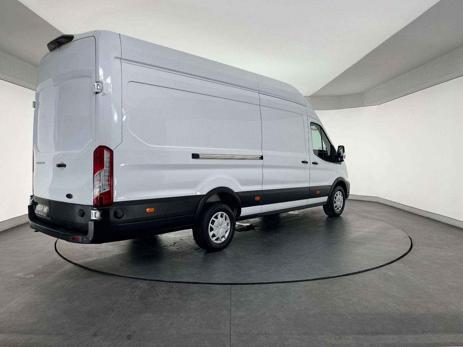 Ford Transit 350 E - 2022 - Detay