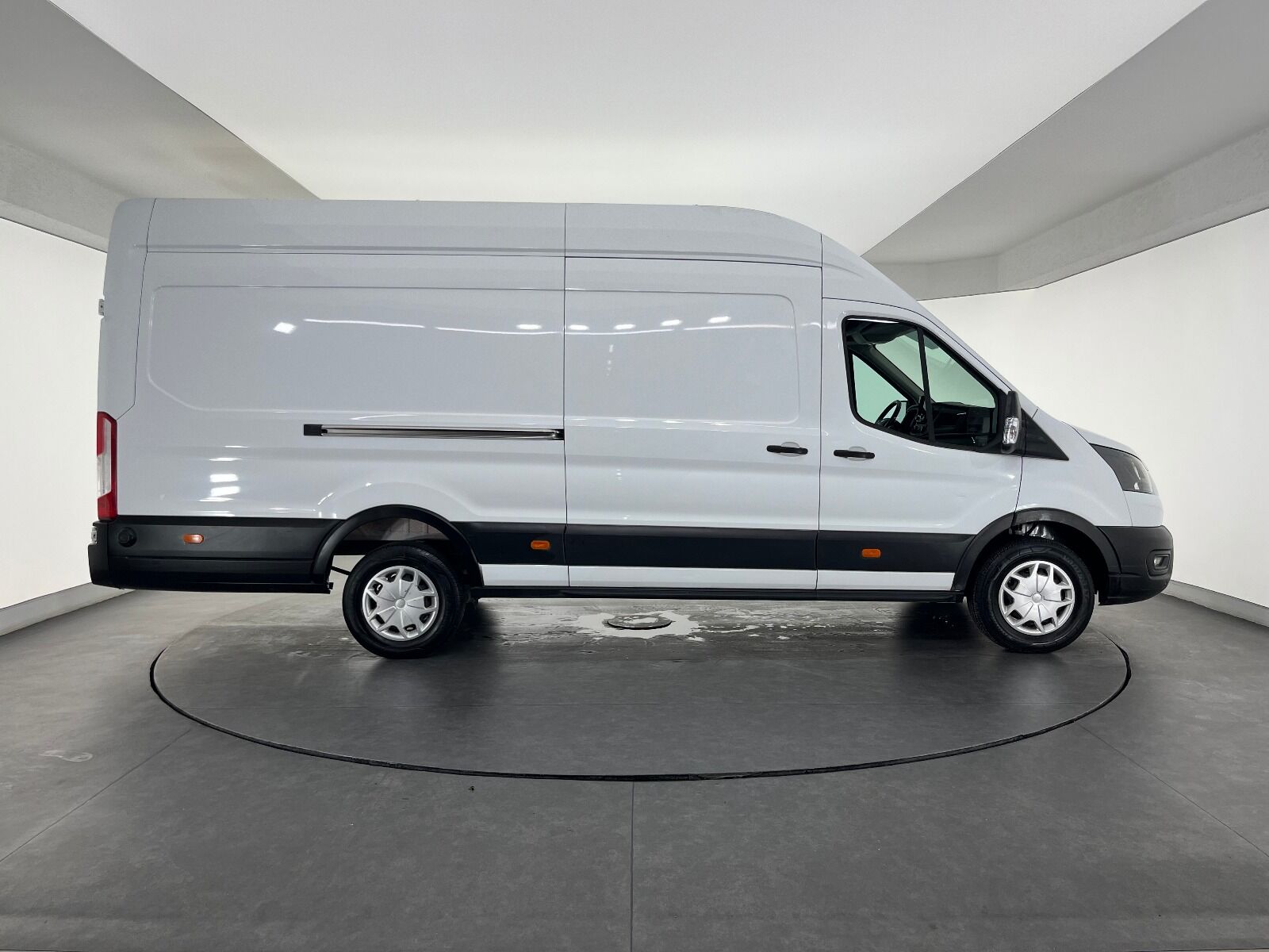 Ford Transit 350 E - 2022 - Detay