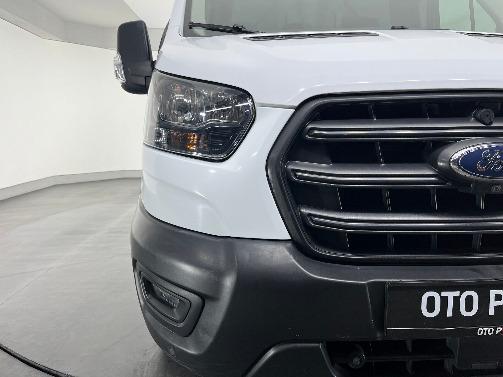 Ford Transit 350 E - 2022 - Detay