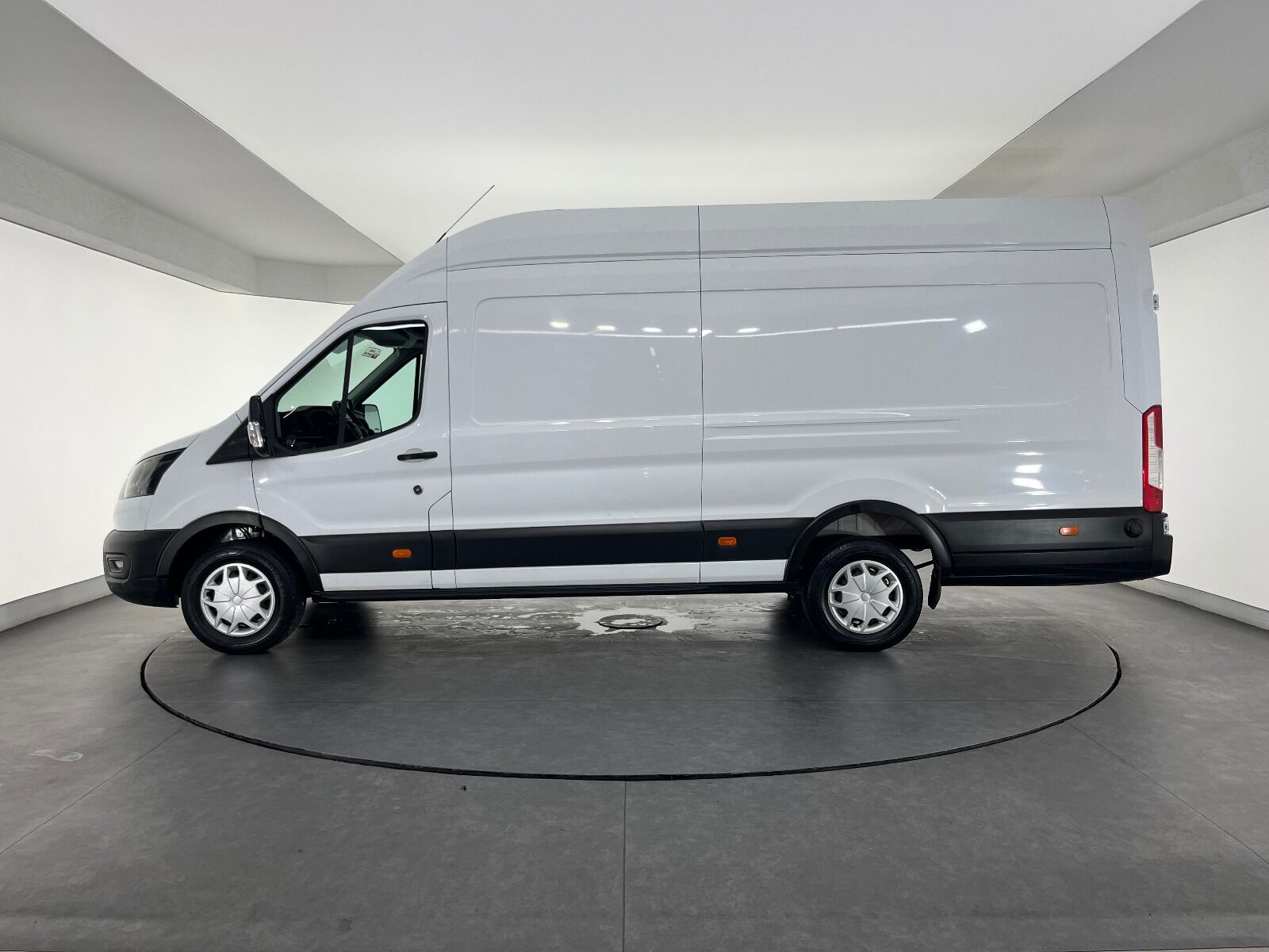 Ford Transit 350 E - 2022 - Detay
