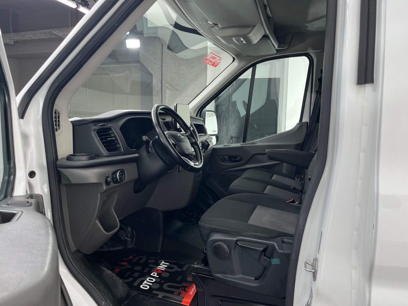 Ford Transit 350 E - 2022 - Detay