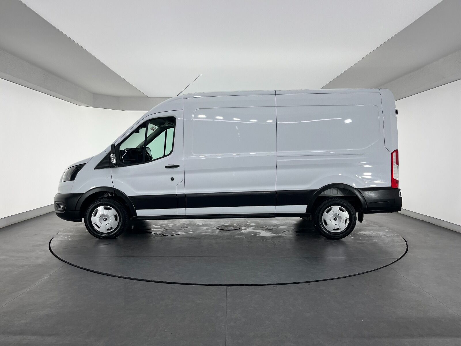 Ford Transit 350 L Van 11 M3 165 Uzun Trend - 2024 - Detay