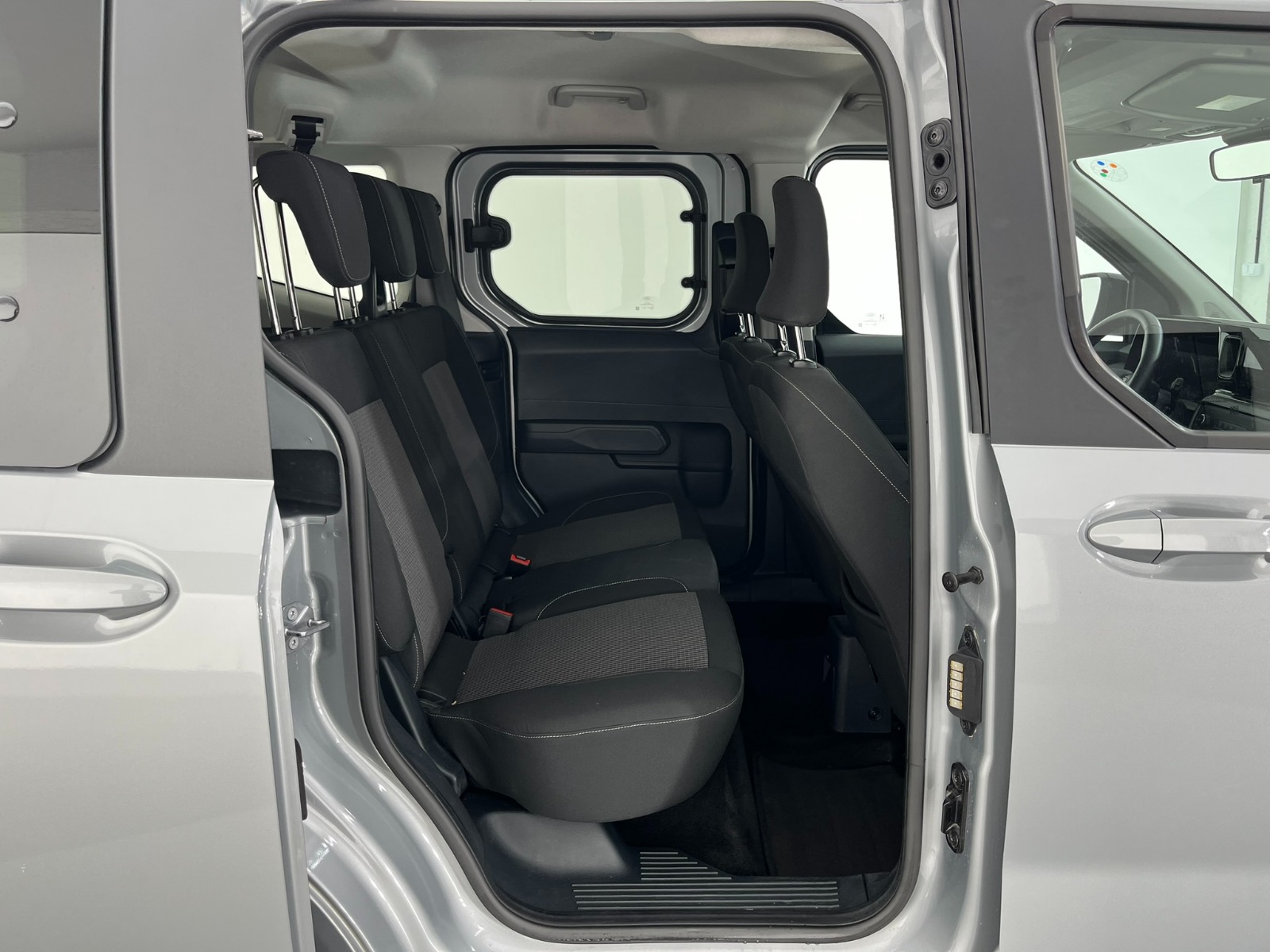 Ford Tourneo Courier Kombi 1.5 EcoBlue Deluxe - 2025 - Detay