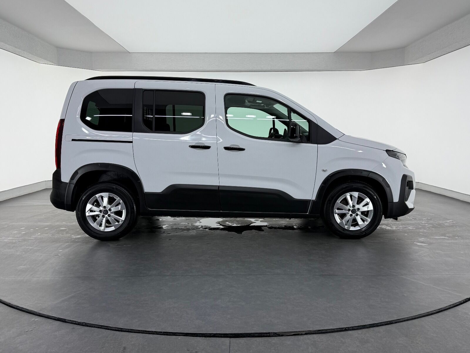 Peugeot Rifter 1.5 BlueHDI Allure EAT8 - 2025 - Detay