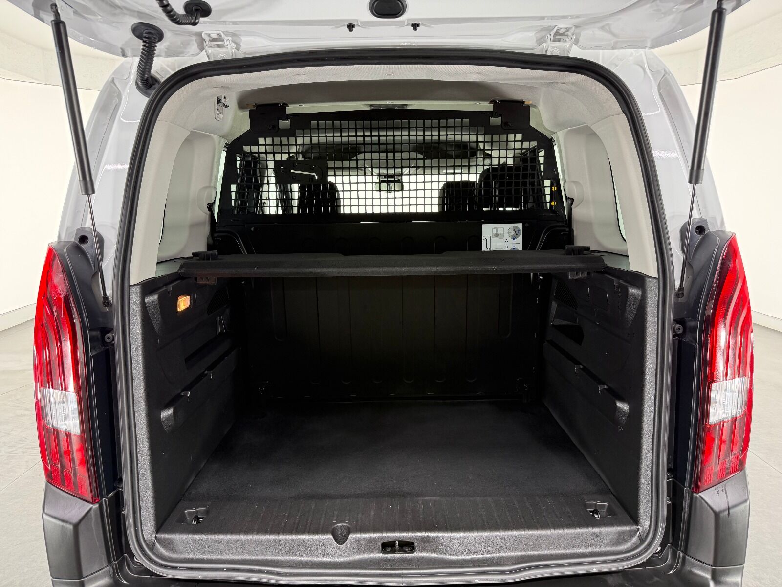Peugeot Rifter 1.5 BlueHDI Allure EAT8 - 2025 - Detay