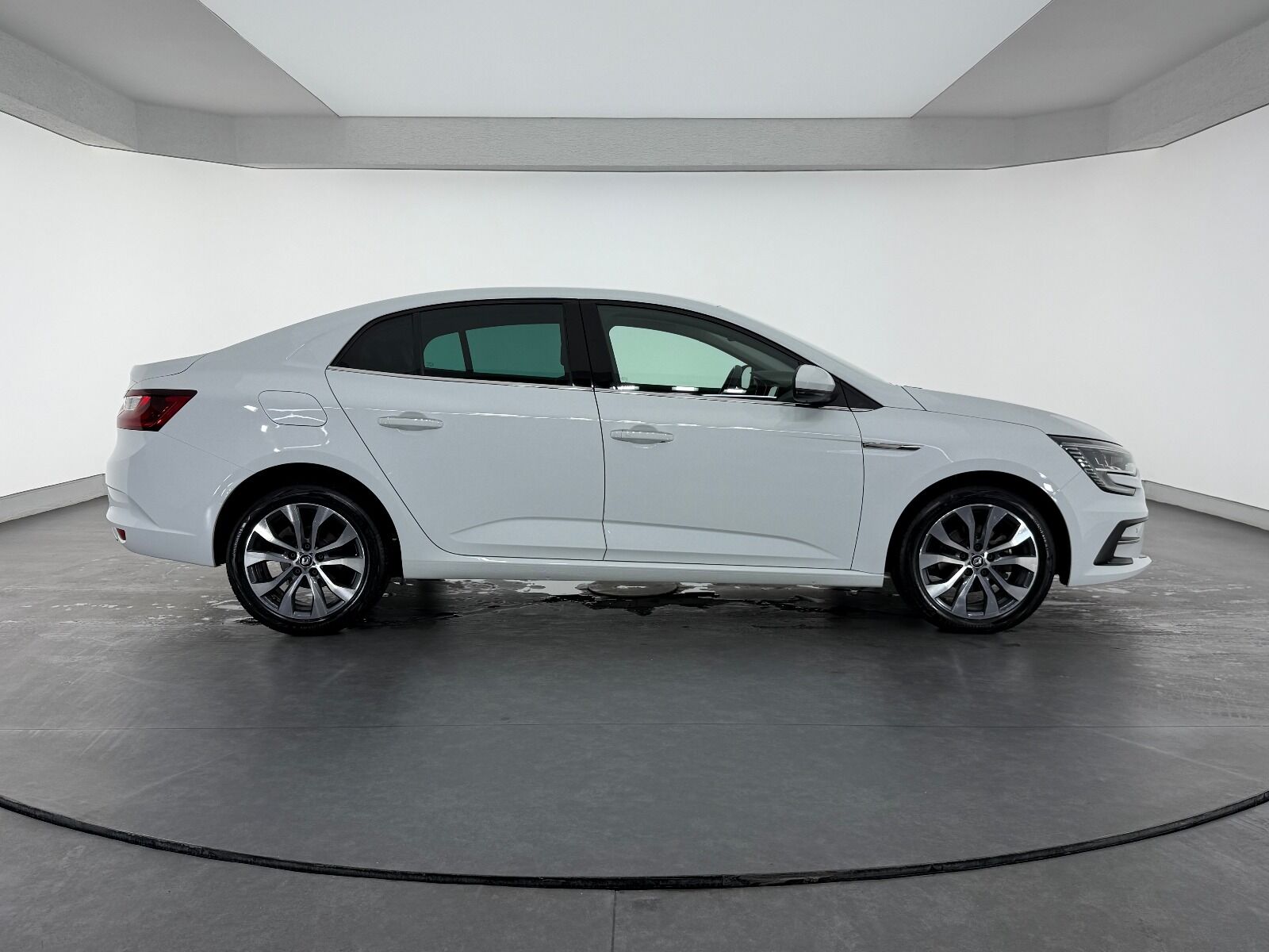 Renault Megane Sedan 1.3 TCe Icon EDC - 2025 - Detay