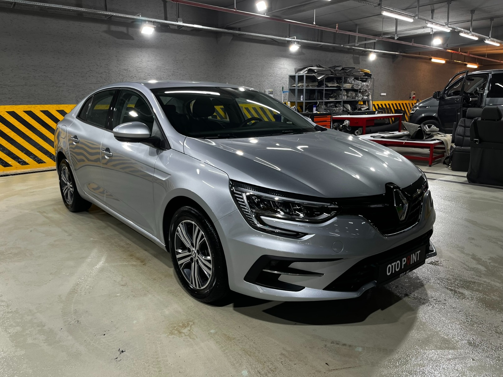 Renault Megane Sedan 1.3 TCe Touch EDC - 2024