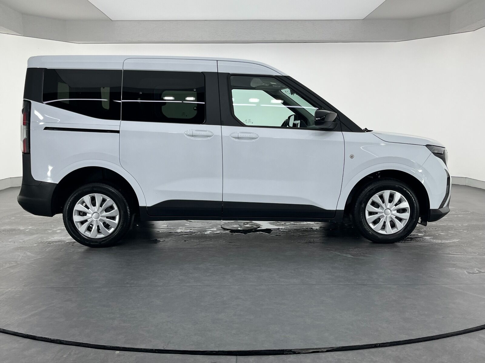 Ford Tourneo Courier Kombi 1.5 EcoBlue Deluxe - 2025 - Detay