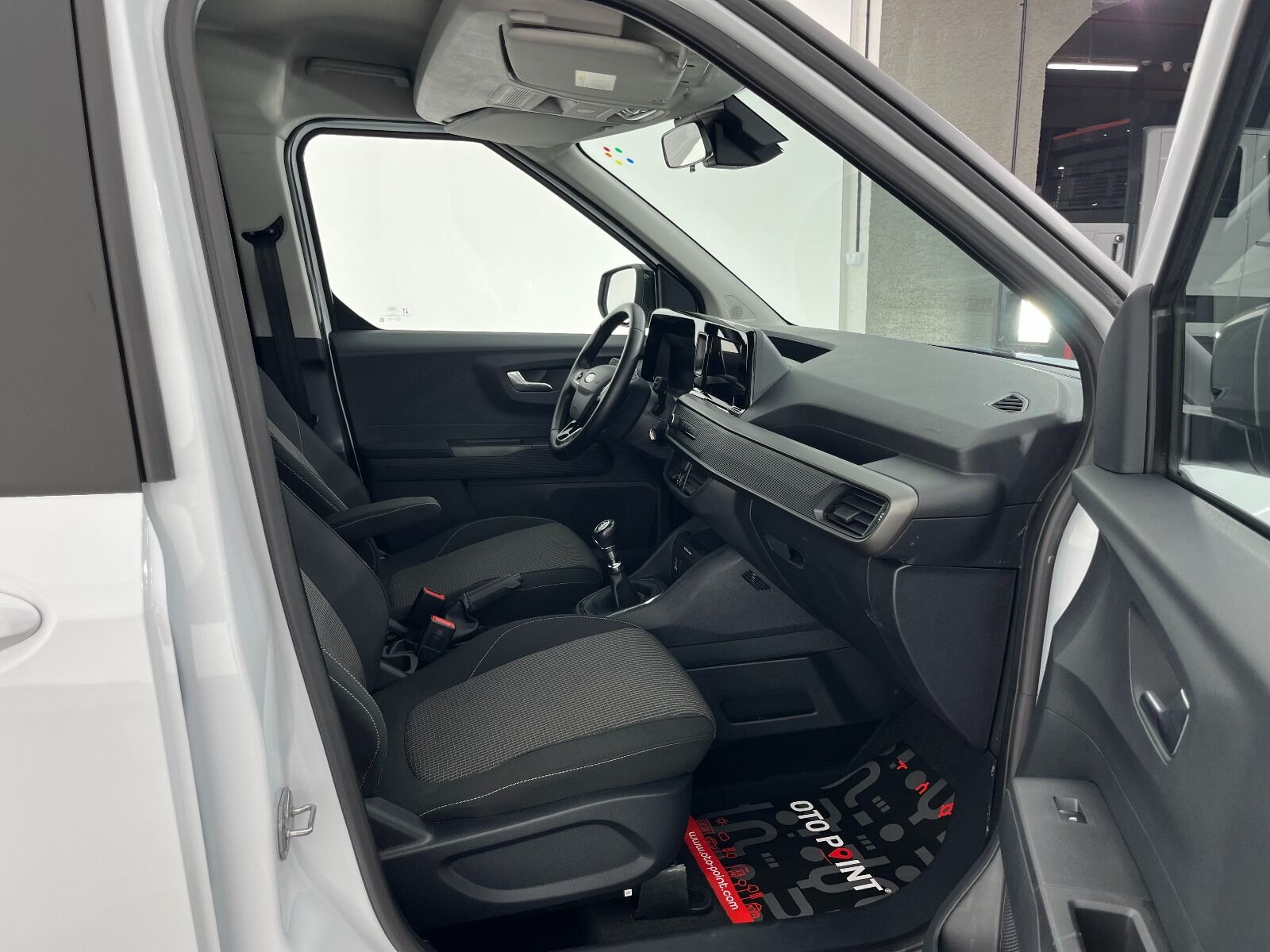 Ford Tourneo Courier Kombi 1.5 EcoBlue Deluxe - 2025 - Detay