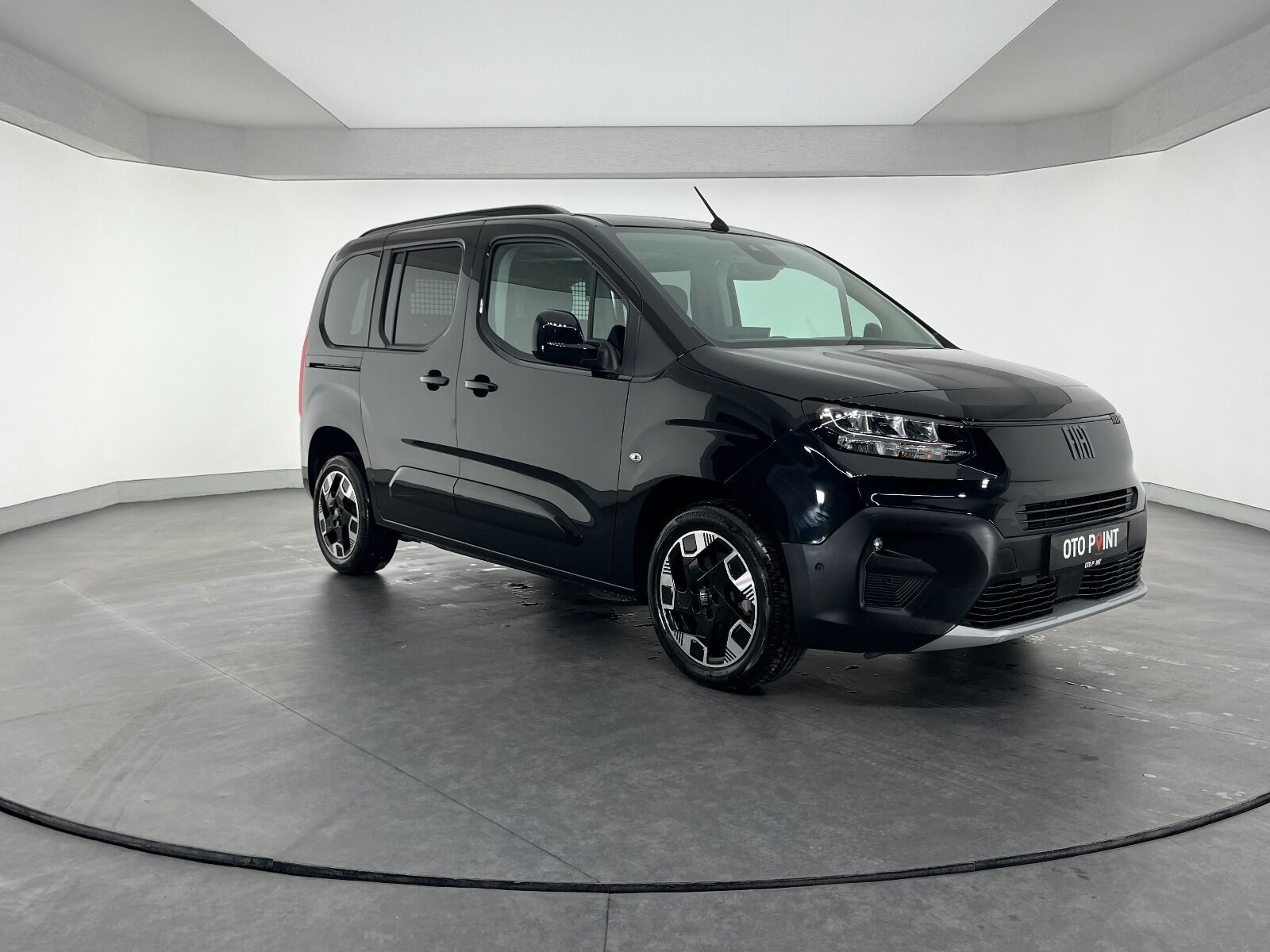 Fiat Doblo Combi 1.5 BlueHDİ Premio Plus - 2025 - Detay
