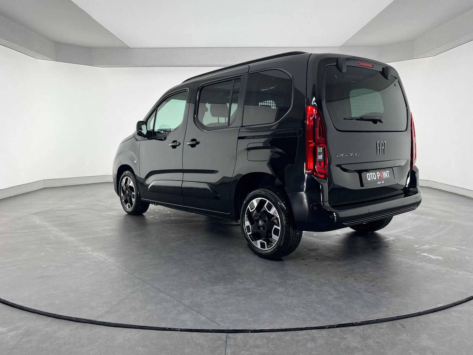 Fiat Doblo Combi 1.5 BlueHDİ Premio Plus - 2025 - Detay