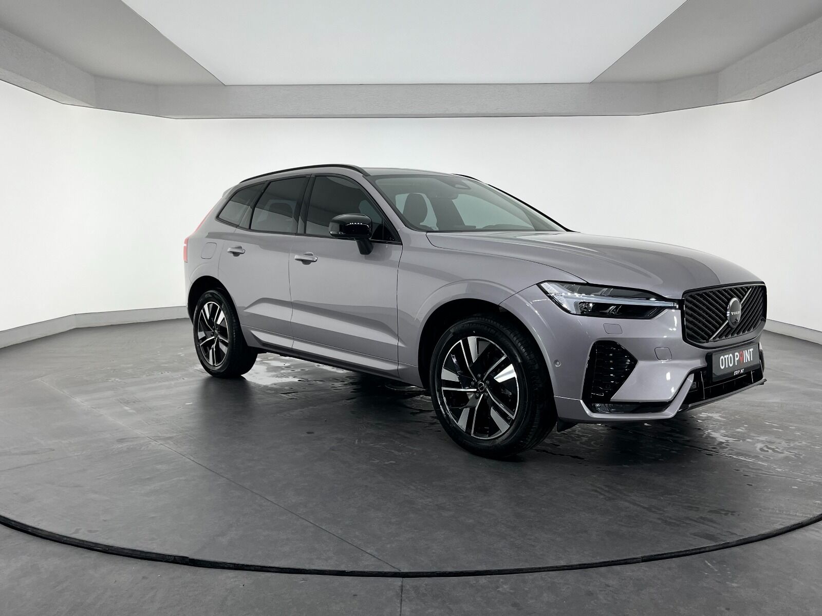 Volvo XC60 2.0 B5 Mild Hybrid Plus Dark AWD - 2025 - Detay