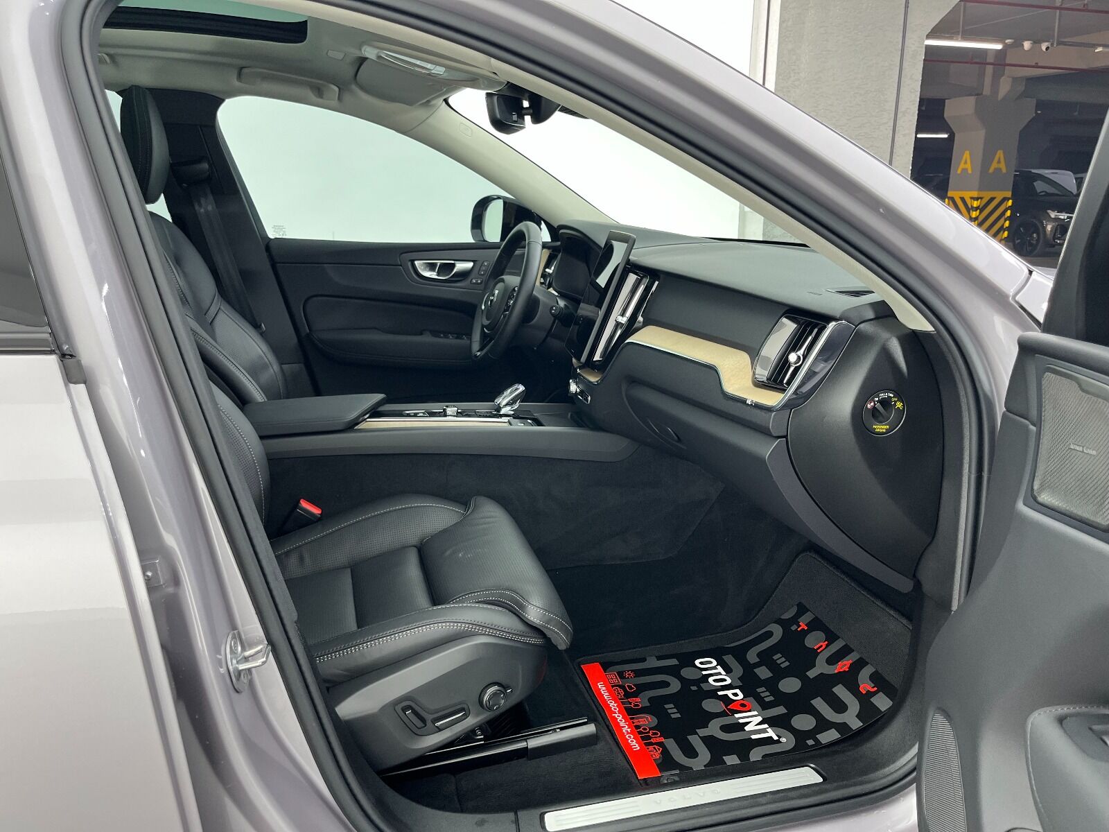 Volvo XC60 2.0 B5 Mild Hybrid Plus Dark AWD - 2025 - Detay