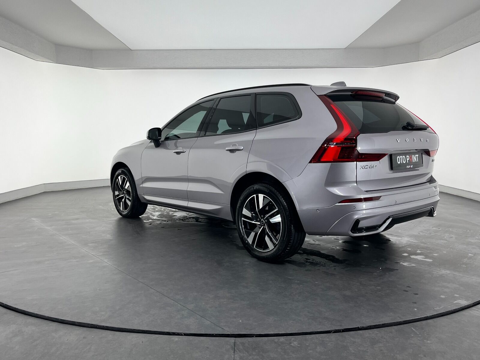 Volvo XC60 2.0 B5 Mild Hybrid Plus Dark AWD - 2025 - Detay