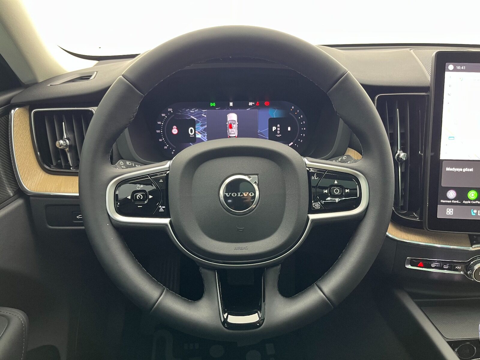 Volvo XC60 2.0 B5 Mild Hybrid Plus Dark AWD - 2025 - Detay