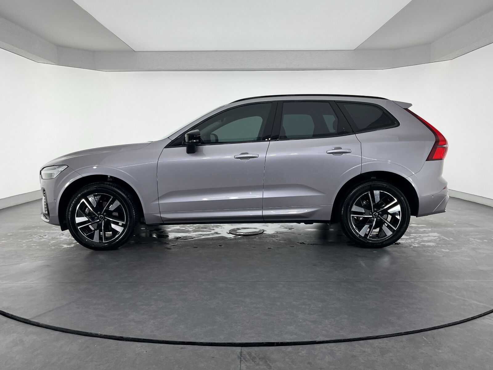 Volvo XC60 2.0 B5 Mild Hybrid Plus Dark AWD - 2025 - Detay