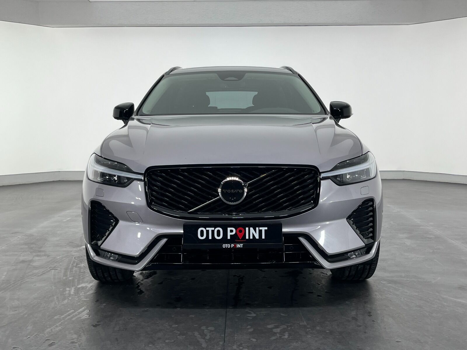 Volvo XC60 2.0 B5 Mild Hybrid Plus Dark AWD - 2025