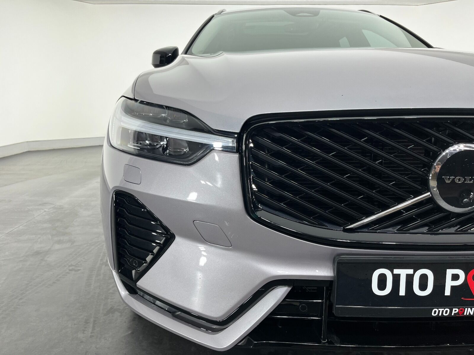 Volvo XC60 2.0 B5 Mild Hybrid Plus Dark AWD - 2025 - Detay
