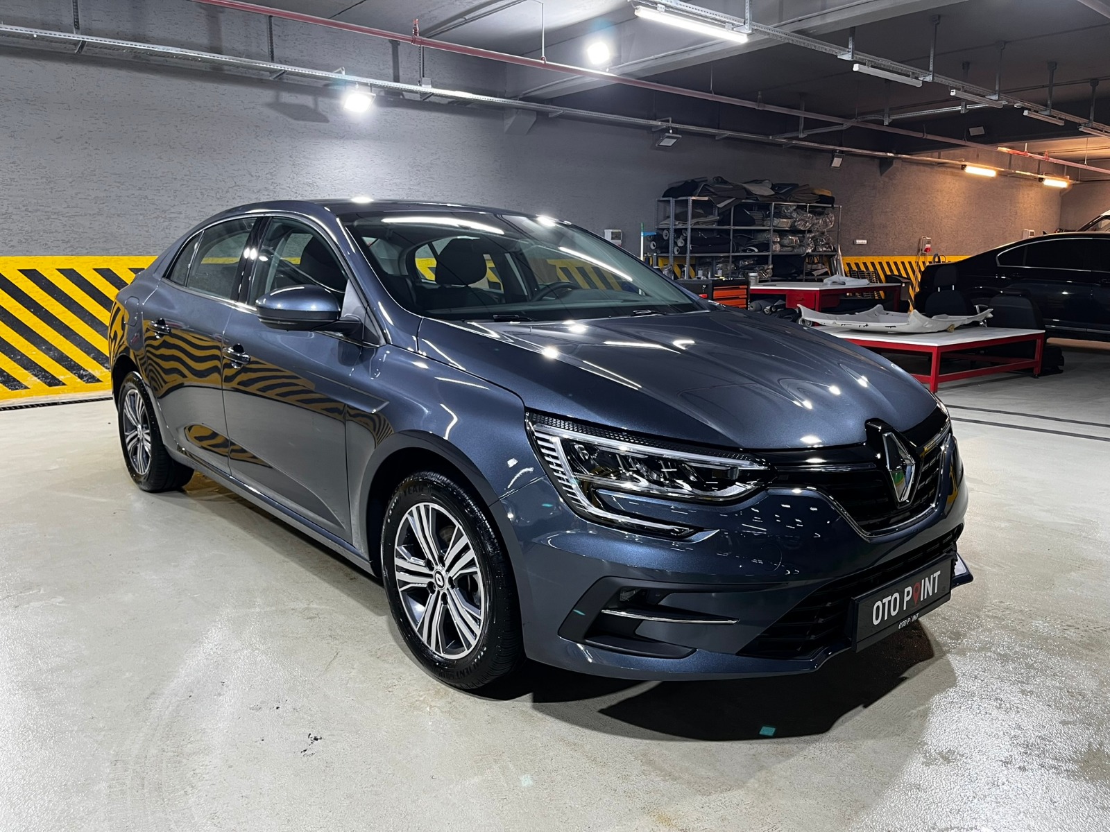 Renault Megane Sedan 1.3 TCe Touch EDC - 2024
