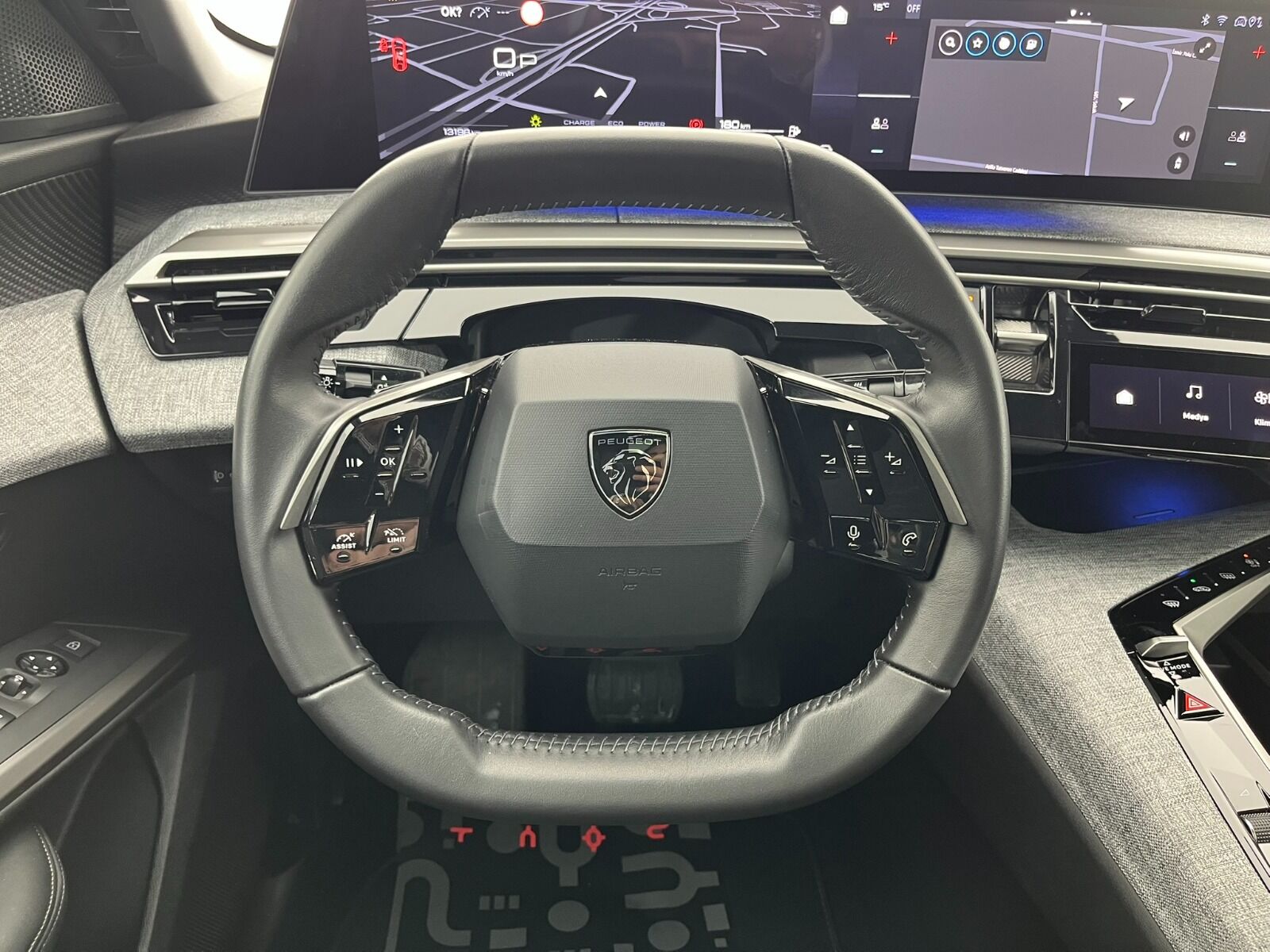 Peugeot 3008 Crossover 1.2 Hybrid Allure eDCS6 - 2025 - Detay